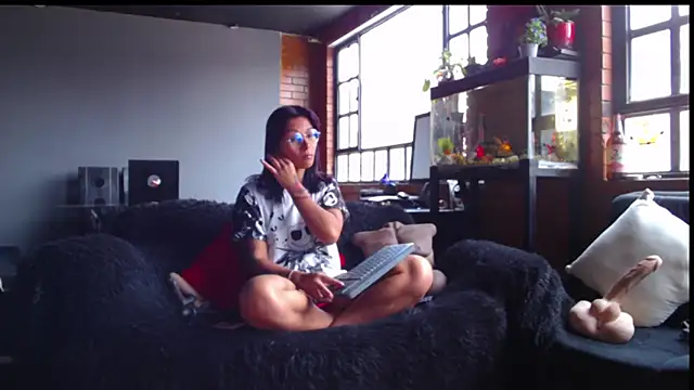 Snapshot of Sofynix chatting on February 17, 2025, 4:15 pm Sofynix online show from February 17, 2025, 4:15 pm