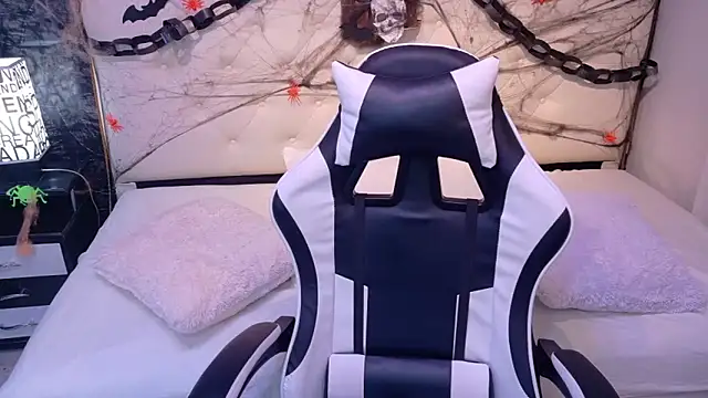 tamara colliins  online show from October 26, 2025, 4:29 am