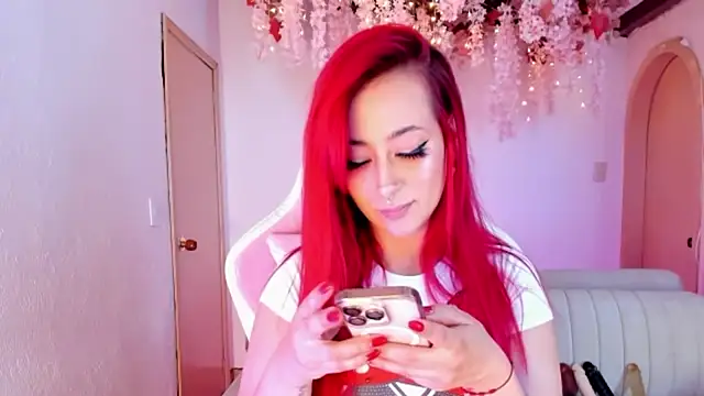 Mia-Bloom online show from November 5, 2025, 1:05 am