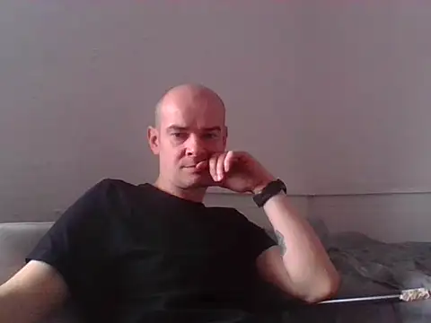 Snapshot of BadRec40 chatting on February 12, 2026, 1:17 pm BadRec40 online show from February 12, 2026, 1:17 pm