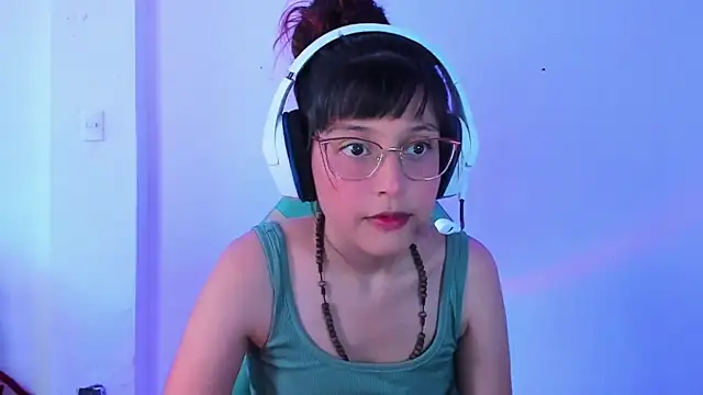 Snapshot of Little_Lisy chatting on September 28, 2025, 5:40 pm Little Lisy online show from September 28, 2025, 5:40 pm