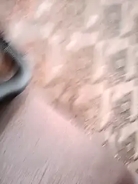 LeilaSaint online show from October 24, 2025, 7:05 am