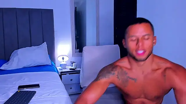 Snapshot of ethan_brown_ chatting on October 4, 2025, 3:32 pm ethan brown online show from October 4, 2025, 3:32 pm