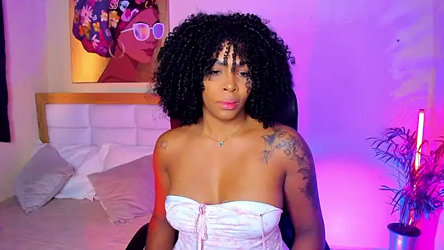 Snapshot of AitanaBrown_ chatting on February 9, 2026, 9:19 pm AitanaBrown online show from February 9, 2026, 9:19 pm