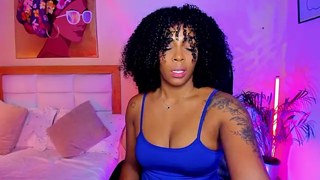 Snapshot of AitanaBrown_ chatting on February 25, 2026, 6:17 pm AitanaBrown online show from February 25, 2026, 6:17 pm