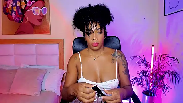 Snapshot of AitanaBrown_ chatting on February 27, 2026, 9:26 pm AitanaBrown online show from February 27, 2026, 9:26 pm