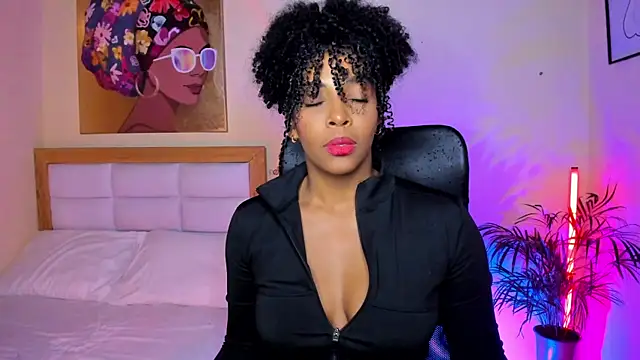 AitanaBrown  online show from April 17, 2026, 9:29 pm