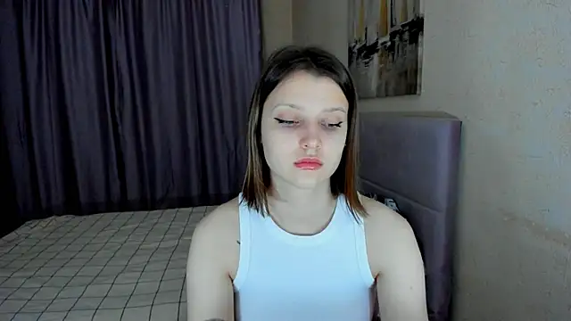 SoniNesti online show from November 26, 2025, 2:51 pm