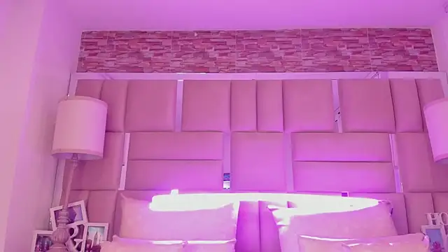 ShaniaBrownn online show from April 14, 2026, 7:53 pm