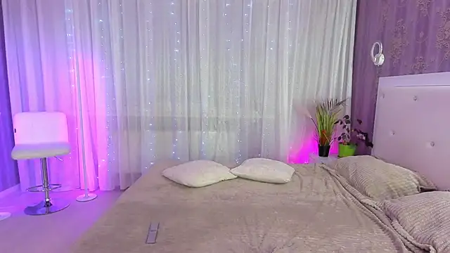 MirandaQueen online show from March 3, 2025, 8:11 pm