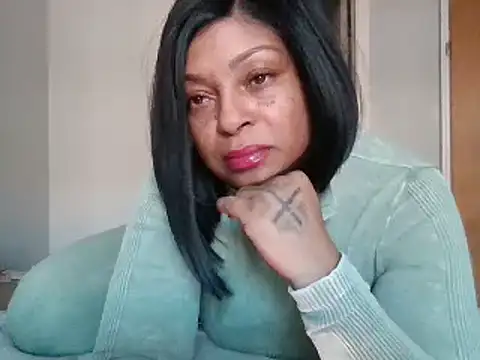 MSweetLindaParks online show from December 12, 2024, 5:48 pm