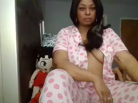 MSweetLindaParks online show from February 1, 2025, 7:47 am