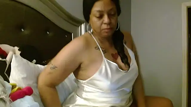 Snapshot of MSweetLindaParks chatting on February 18, 2026, 10:00 am MSweetLindaParks online show from February 18, 2026, 10:00 am