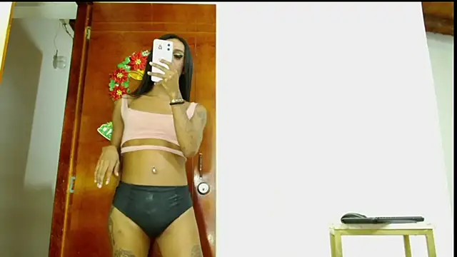 Snapshot of nomy_07 chatting on December 10, 2024, 4:13 am nomy 07 online show from December 10, 2024, 4:13 am