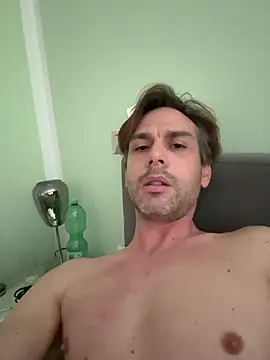 sexy l o  online show from February 22, 2026, 11:31 am