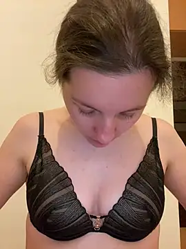 Snapshot of Nicole-Ray chatting on April 23, 2026, 8:11 pm Nicole-Ray online show from April 23, 2026, 8:11 pm
