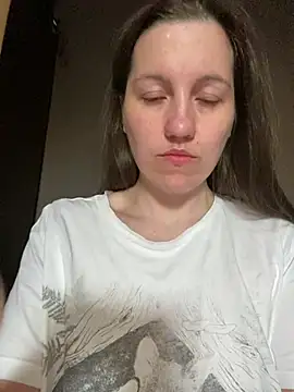 Snapshot of Nicole-Ray chatting on May 4, 2026, 5:03 am Nicole-Ray online show from May 4, 2026, 5:03 am