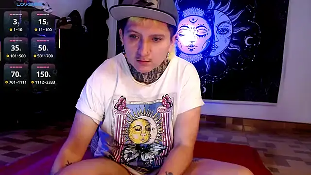 Snapshot of Marieblueeyes chatting on January 17, 2025, 1:47 am Marieblueeyes online show from January 17, 2025, 1:47 am