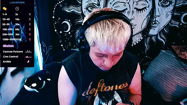 Marieblueeyes online show from May 20, 2026, 11:27 am