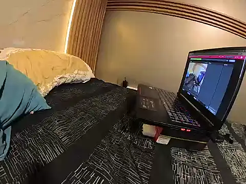 elvis0966 online show from April 30, 2026, 4:52 am