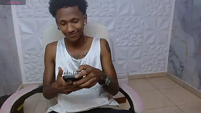 Snapshot of ManSant chatting on July 7, 2026, 5:39 pm ManSant online show from July 7, 2026, 5:39 pm