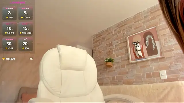 allysoonswwan17 online show from December 15, 2024, 6:15 pm