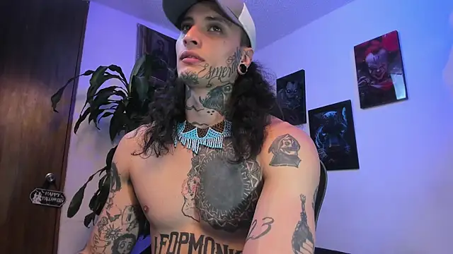 Snapshot of Ryuk_it chatting on November 3, 2025, 2:29 pm Ryuk it online show from November 3, 2025, 2:29 pm