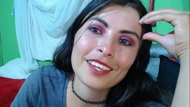 Alexandrasaenz online show from January 8, 2025, 11:52 pm