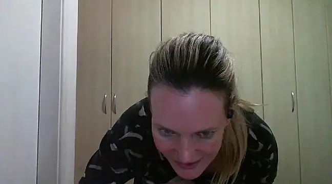 Annylove1 online show from February 14, 2025, 12:41 am