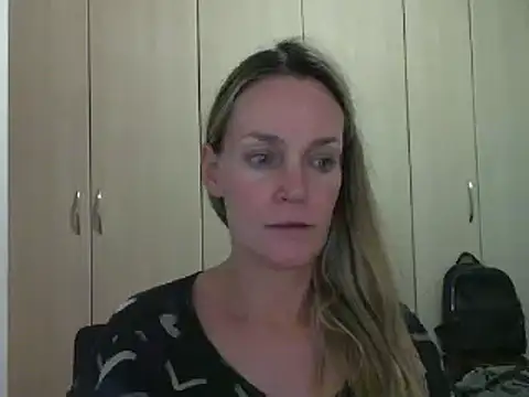 Annylove1 online show from February 25, 2025, 10:50 pm