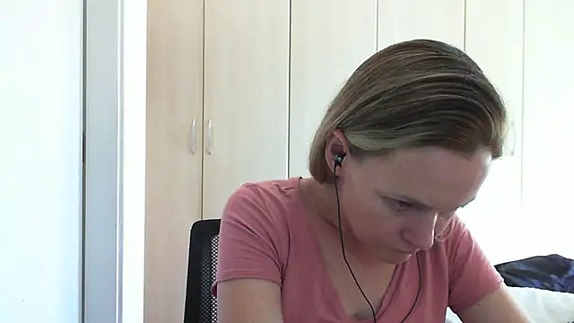 Annylove1 online show from March 5, 2025, 5:50 pm