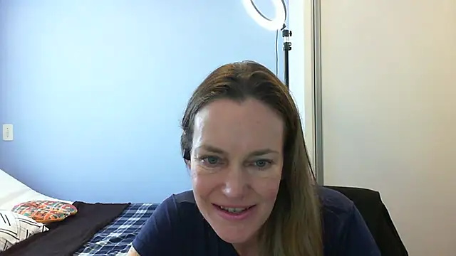 Annylove1 online show from November 5, 2025, 11:43 am