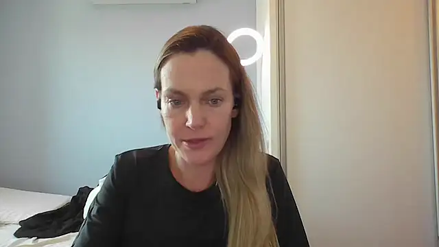 Annylove1 online show from November 21, 2025, 2:49 pm