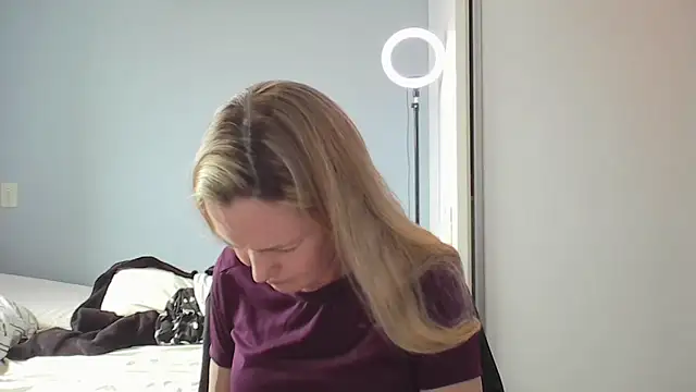 Annylove1 online show from February 2, 2026, 4:49 pm