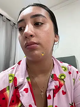 Snapshot of Hannahoff chatting on February 10, 2026, 9:19 pm Hannahoff online show from February 10, 2026, 9:19 pm