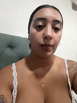 Snapshot of Hannahoff chatting on February 16, 2026, 2:29 am Hannahoff online show from February 16, 2026, 2:29 am