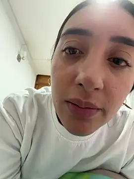 Snapshot of Hannahoff chatting on February 21, 2026, 4:13 am Hannahoff online show from February 21, 2026, 4:13 am