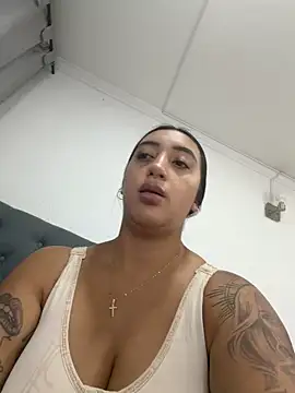 Snapshot of Hannahoff chatting on March 4, 2026, 3:12 am Hannahoff online show from March 4, 2026, 3:12 am