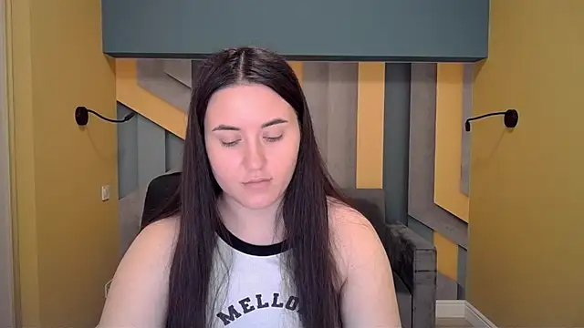 Roxie Bradley online show from December 6, 2024, 7:43 am