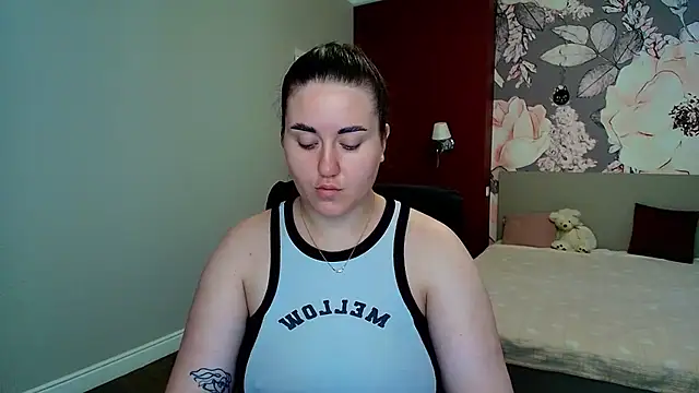 Snapshot of Roxie_Bradley chatting on July 7, 2026, 6:47 am Roxie Bradley online show from July 7, 2026, 6:47 am