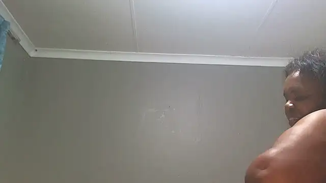 Rosehipsx76 online show from February 17, 2026, 6:25 pm