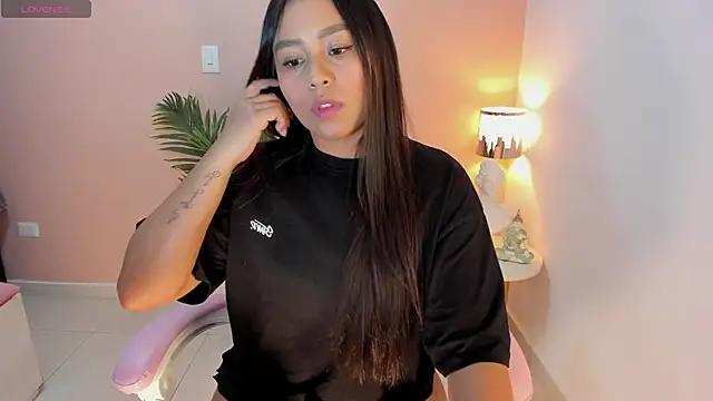 Ciara8 online show from October 27, 2025, 1:37 pm