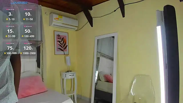 Snapshot of AlmaSean chatting on February 2, 2025, 7:46 pm AlmaSean online show from February 2, 2025, 7:46 pm