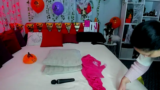 DarlingMilf online show from November 9, 2025, 6:28 pm