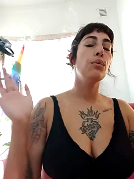 una elfa online show from January 31, 2025, 1:02 pm