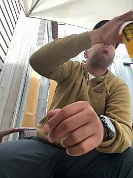 marhi32 online show from October 6, 2025, 8:17 pm