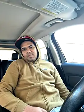 marhi32 online show from November 6, 2025, 4:08 pm