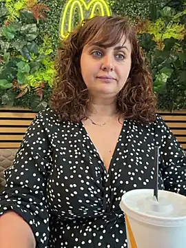 AnneKane online show from May 14, 2026, 9:49 am