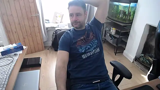 Snapshot of rob2810 chatting on March 20, 2025, 9:37 am rob2810 online show from March 20, 2025, 9:37 am