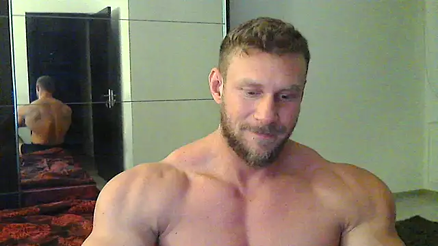muscularkevin online show from December 4, 2024, 2:15 pm